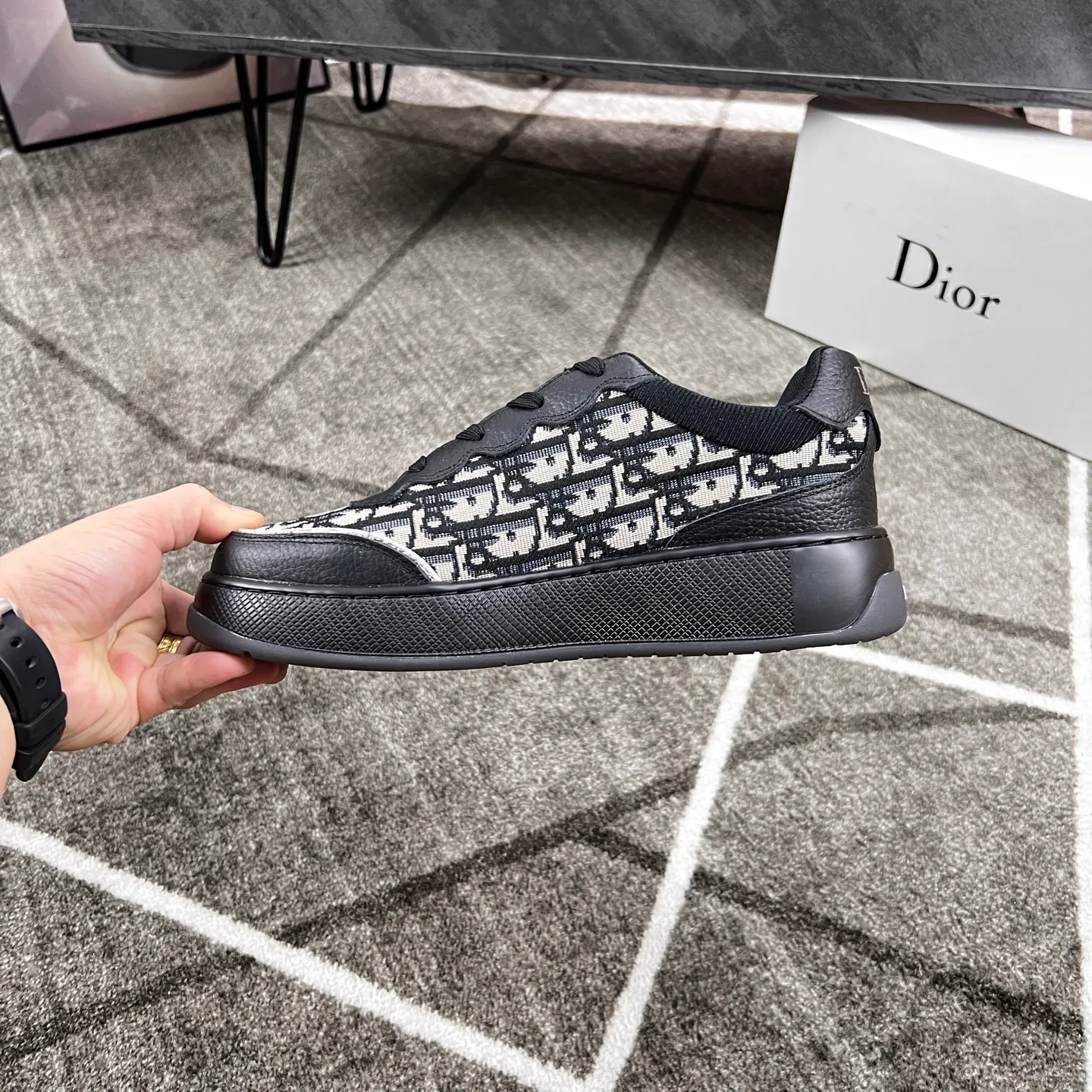 Factory price: 420💰Dior's new casual men's shoes👉 👉 Fashionable and versatile, 💞 simple and elegant style, 🔊 The fabric is made of imported cowhide with original fabric, ☑️Sheepskin feet inside, original wear-resistant rubber outsole, exclusive new style, actual shot, four colors available, code number: 38-44, (45 can be customized)